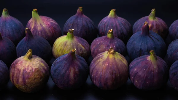 Fichi Saporiti Sfondo Nero Vista Dall Alto Fette — Foto Stock