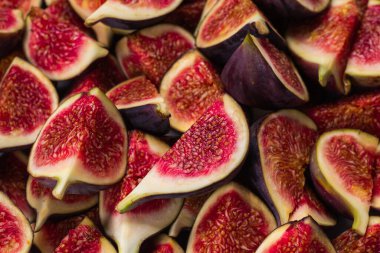 Lezzetli incir arka planı. Üst Manzara. Dilimler.  