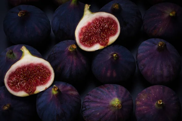 Fichi Saporiti Sfondo Nero Vista Dall Alto Fette — Foto Stock