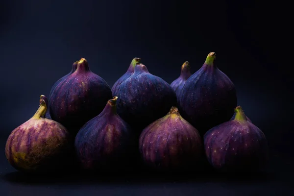 Fichi Saporiti Sfondo Nero Vista Dall Alto Fette — Foto Stock