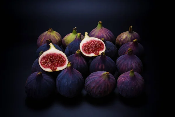 Fichi Saporiti Sfondo Nero Vista Dall Alto Fette — Foto Stock