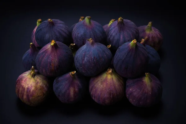 Fichi Saporiti Sfondo Nero Vista Dall Alto Fette — Foto Stock