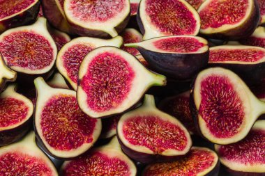 Lezzetli incir arka planı. Üst Manzara. Dilimler.  