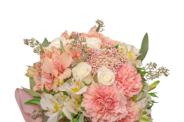 Pembe ambalaj kağıdında yumuşak pembe çiçekler.. 