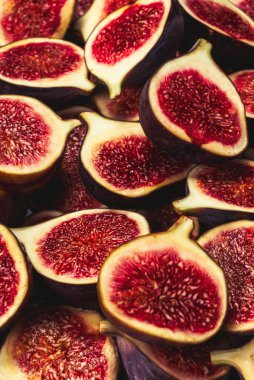 Lezzetli incir arka planı. Üst Manzara. Dilimler.  