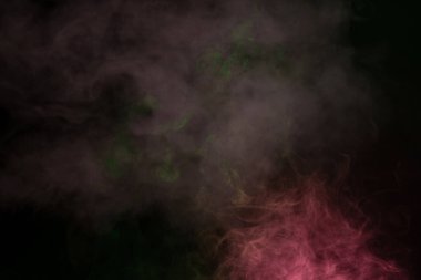 Siyah arka planda beyaz buhar. Boşluğu kopyala.