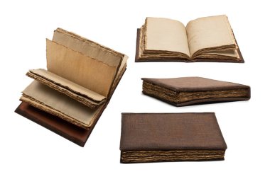 Beyaz bir arkaplanda izole edilmiş boş eski bir defter. Boşluğu kopyala.  