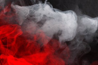 Siyah arka planda beyaz buhar. Boşluğu kopyala.