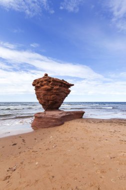 Gök gürültüsü Cove kayalar Prince Edward Island Kanada