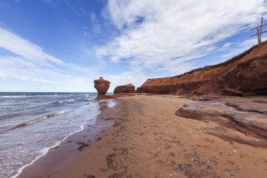 Gök gürültüsü Cove kayalar Prince Edward Island Kanada