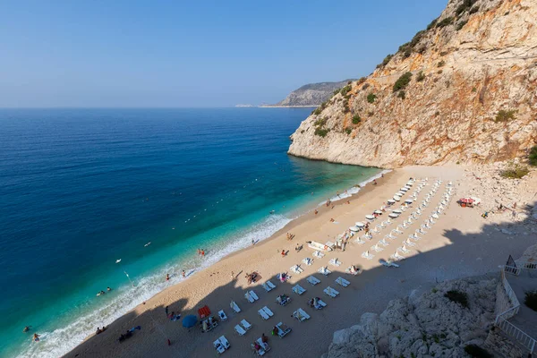 Persone Spiaggia Una Giornata Estiva — Foto Stock