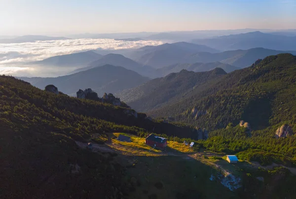 Гірський Притулок Лісовий Пейзаж Сході Сонця — стокове фото