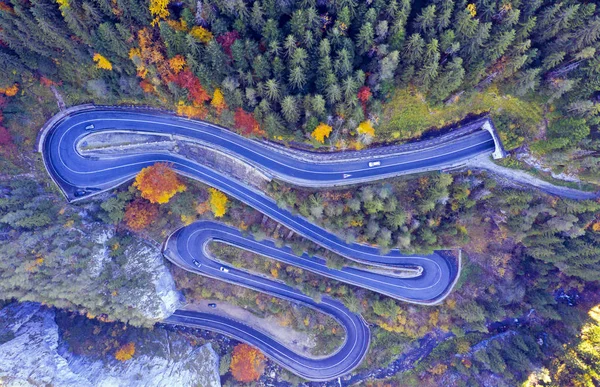 Sopra Vista Una Strada Sinuosa Attraverso Foresta Autunnale Canyon Bicaz — Foto Stock