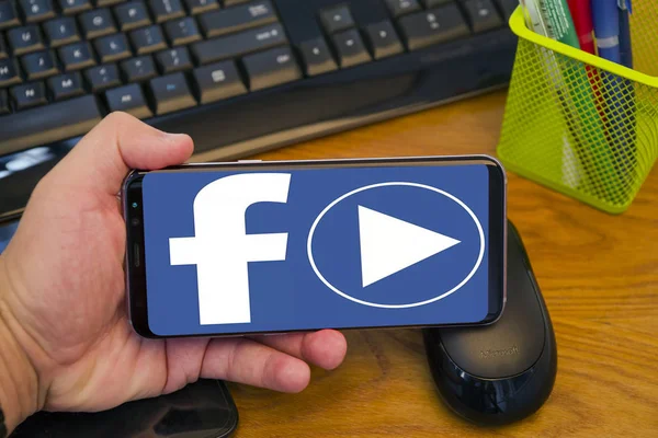 Facebook video oynatma — Stok fotoğraf