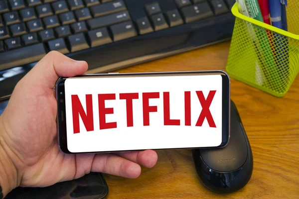Netflix on mobile phone — Stock Photo, Image