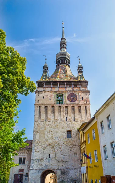 Antica torre dell'orologio a Sighisoara — Foto Stock