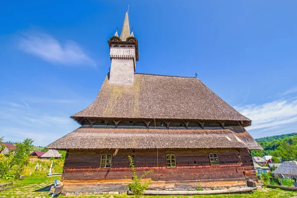 Деревянная церковь Будести в Марамуреше — стоковое фото