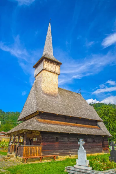 Iglesia histórica de madera en Rumania —  Fotos de Stock