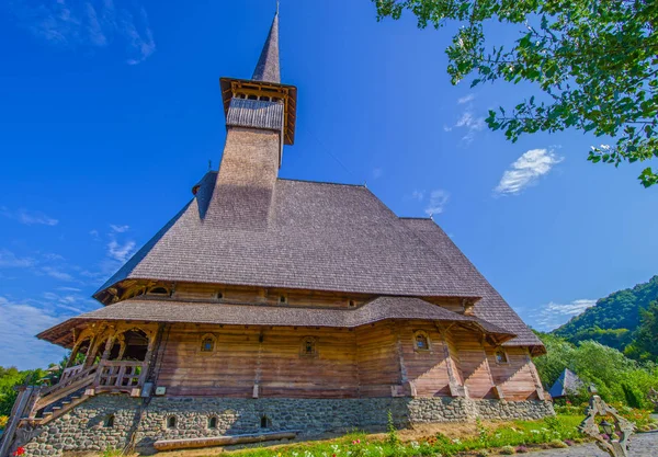 Barsana iglesia de madera en Maramures — Foto de Stock