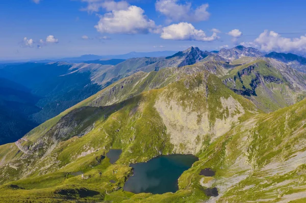 Widok z lotu ptaka na szczyt Fagaras w lecie — Zdjęcie stockowe