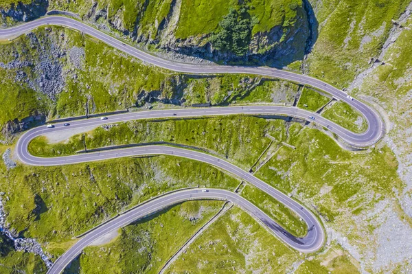 Winding road viewed from above — Stock Photo, Image