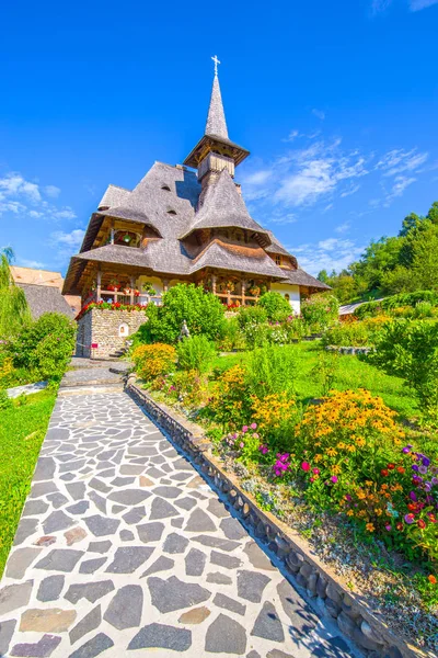 Ruelle du jardin à la maison du monastère — Photo