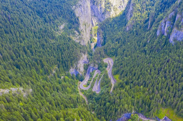 Mountain Forest Road widok z lotu ptaka — Zdjęcie stockowe