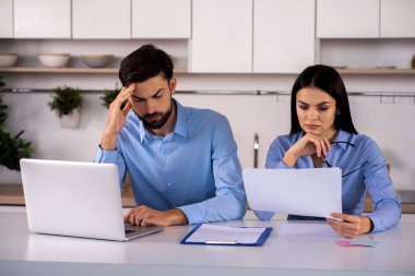Çıkış yolu bulmak. Sorunlu genç iş adamları onların iş projesi geliştirme yolları aranıyor