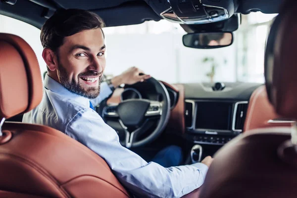 Portrait Young Smiling Businessman Sitting Car Looking Camera — Stock Photo, Image