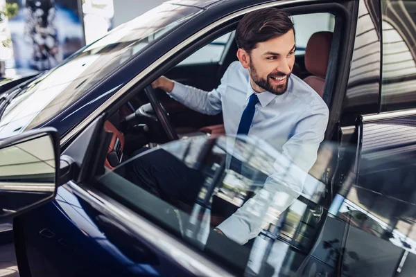 Portrait Smiling Businessman Looking Away While Sitting Car — Stock Photo, Image