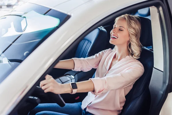 Portrait Happy Woman Sitting Car Dealership Salon — Stock Photo, Image