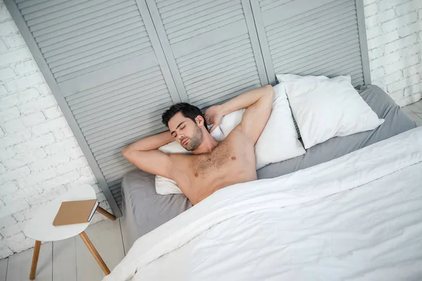 Overhead View Naked Man Sleeping His Bed Blanket — Φωτογραφία Αρχείου