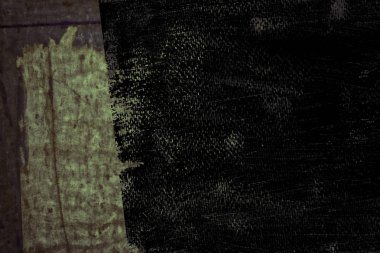 Teneke üzerinde oy dokulu duvar sonra grunge yırtık poster. Yırtık gazete