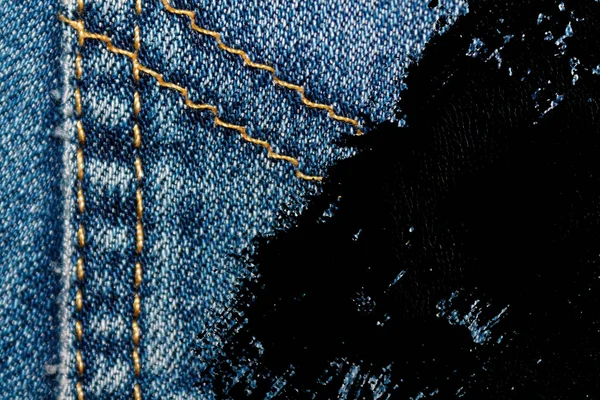 Grunge smutsiga närbild föråldrade blå jeans pocket Denim konsistens, makro bakgrund för webbplats eller mobila enheter — Stockfoto