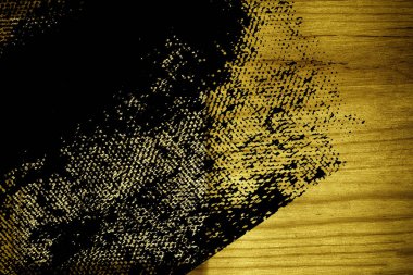 Grunge kirli Ultra sarı kart örnek, keten kumaş yüzeyinde tebrik metin, mock-up, kitap kapağı örnek için ücretsiz boşaltmak ile ahşap masa