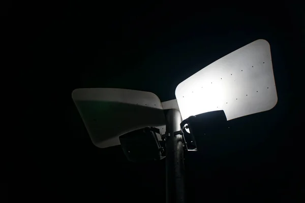 Gece aydınlatma, açık havada içinde LED sokak lambası.