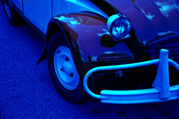 Phare de voiture vintage bleu, concept d'entreprise . — Photo