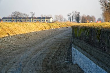 Su kanalı, küresel ısınma konsepti kurutulmuş