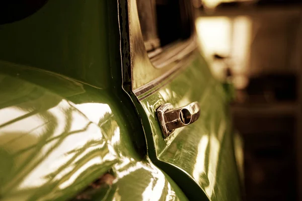 Edge door of car Door handle of retro classic car, Vintage tone — Stock Photo, Image