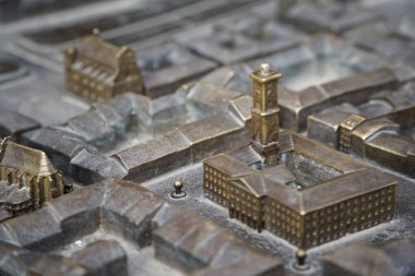 Çelik minyatür Lviv şehri. Eski anıt şato ve kilise minyatürü.