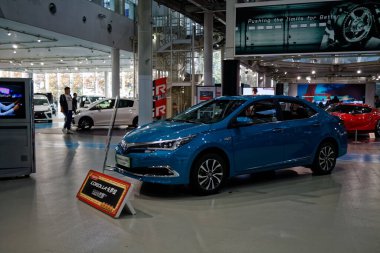 Tokyo, Japonya: 25 Kasım 2019: Toyota Otomobil Sanayi ve Teknoloji Müzesi, Japonya. Toyota Müzesi 1994 yılında kuruldu..