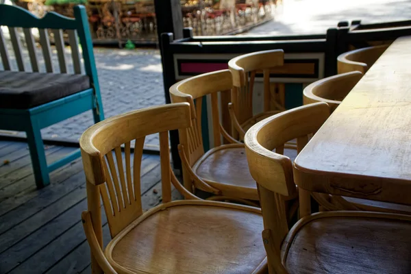 Ξύλινες Καρέκλες Cafe Μοντέρνο Άνετο Εσωτερικό — Φωτογραφία Αρχείου