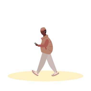 Sonbahar kıyafetleri içinde yürüyen ve telefona bakan düz siyah bir adam. Çizgi film karakteri. Vektör illüstrasyonu.