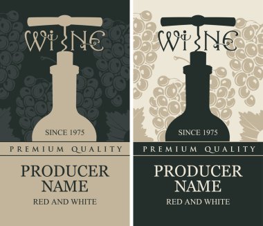 Kırmızı ve beyaz şarap için iki vektör Etiketler kümesiyle bir şişe şarap ve bir tirbuşon gri ve siyah renklerde retro tarzı.