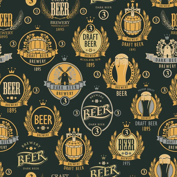 Patrón sin costura vectorial con varias etiquetas de cerveza — Archivo Imágenes Vectoriales
