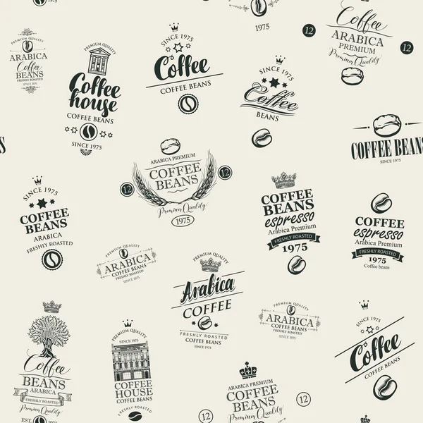 Modèle sans couture vectoriel avec diverses étiquettes de café — Image vectorielle