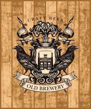 Ahşap bir arka planda eski tip bira fabrikası arması. Kuzgunlar, taç, mızraklar, şövalye kalkanı ve bira fabrikası cepheli vektör hanedan arması. Bar, bar, bira fabrikası, brasserie için uygun.