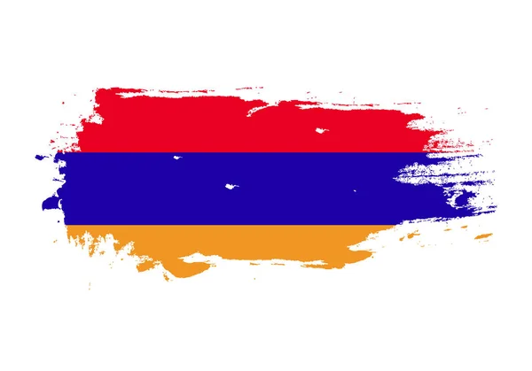 Pincelada grunge con bandera nacional de Armenia. Pintura acuarela — Vector de stock