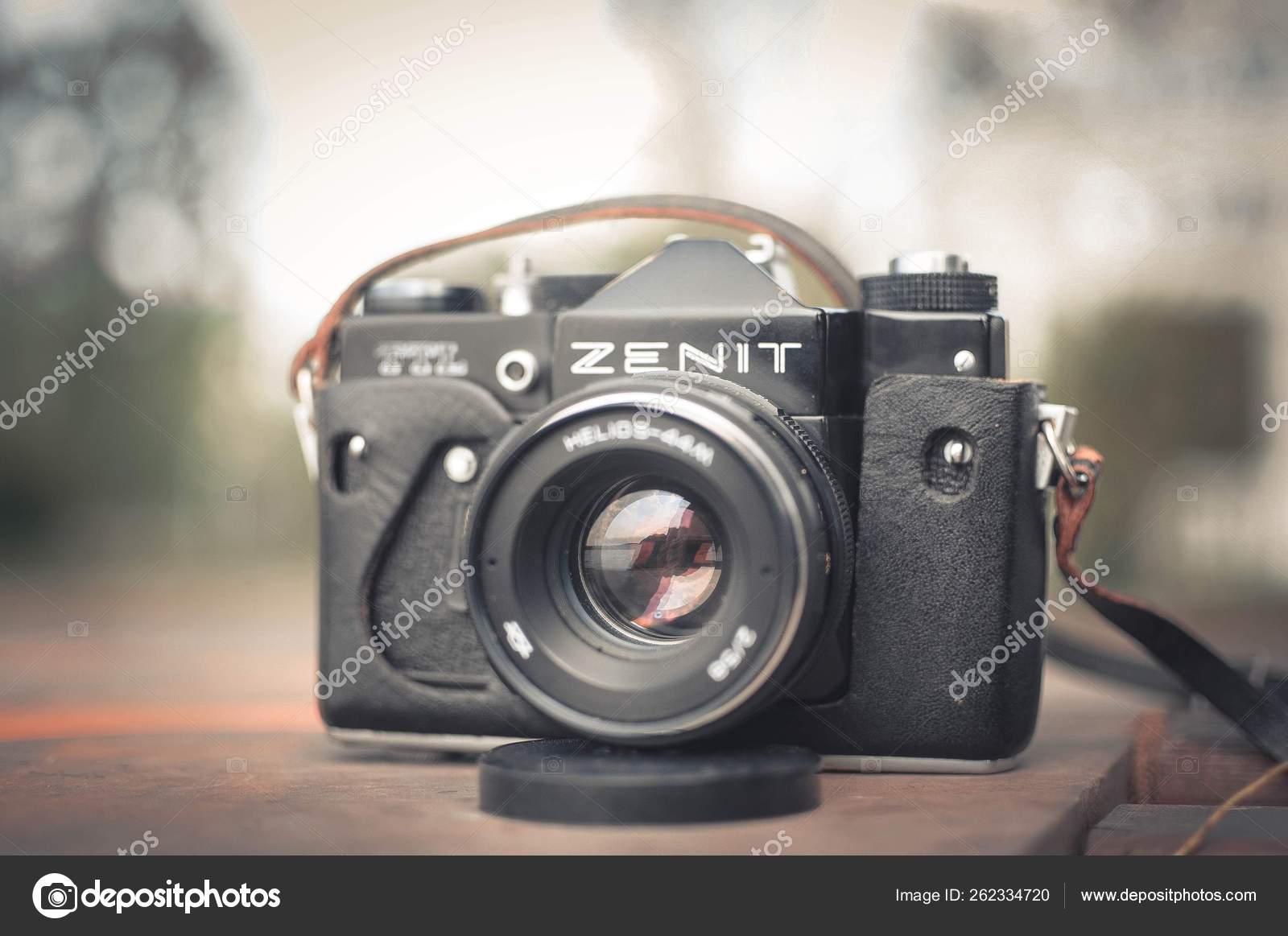 Ternopil Ukraine June 20 2013 The Old Soviet Camera Zenit Ttl Stock Photo Image By C Yurakushniruk 262334720