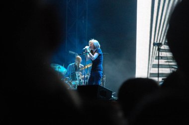 Trencin, Slovakya - 10 Temmuz 2011: Beth Gibbons şarkı live ile Portishead band Pohoda Festivali